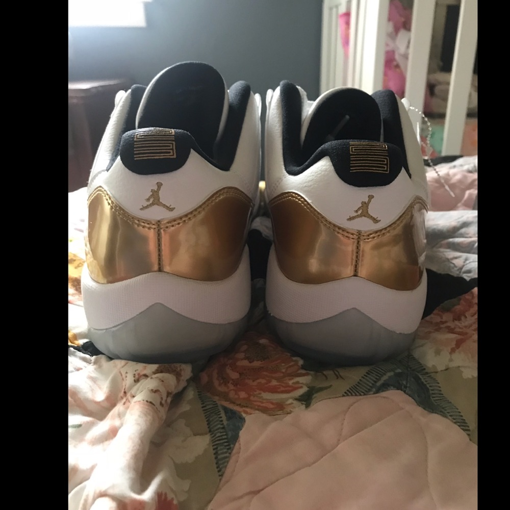 Jordan 11 low Closing Ceremony - Picture 4 of 5